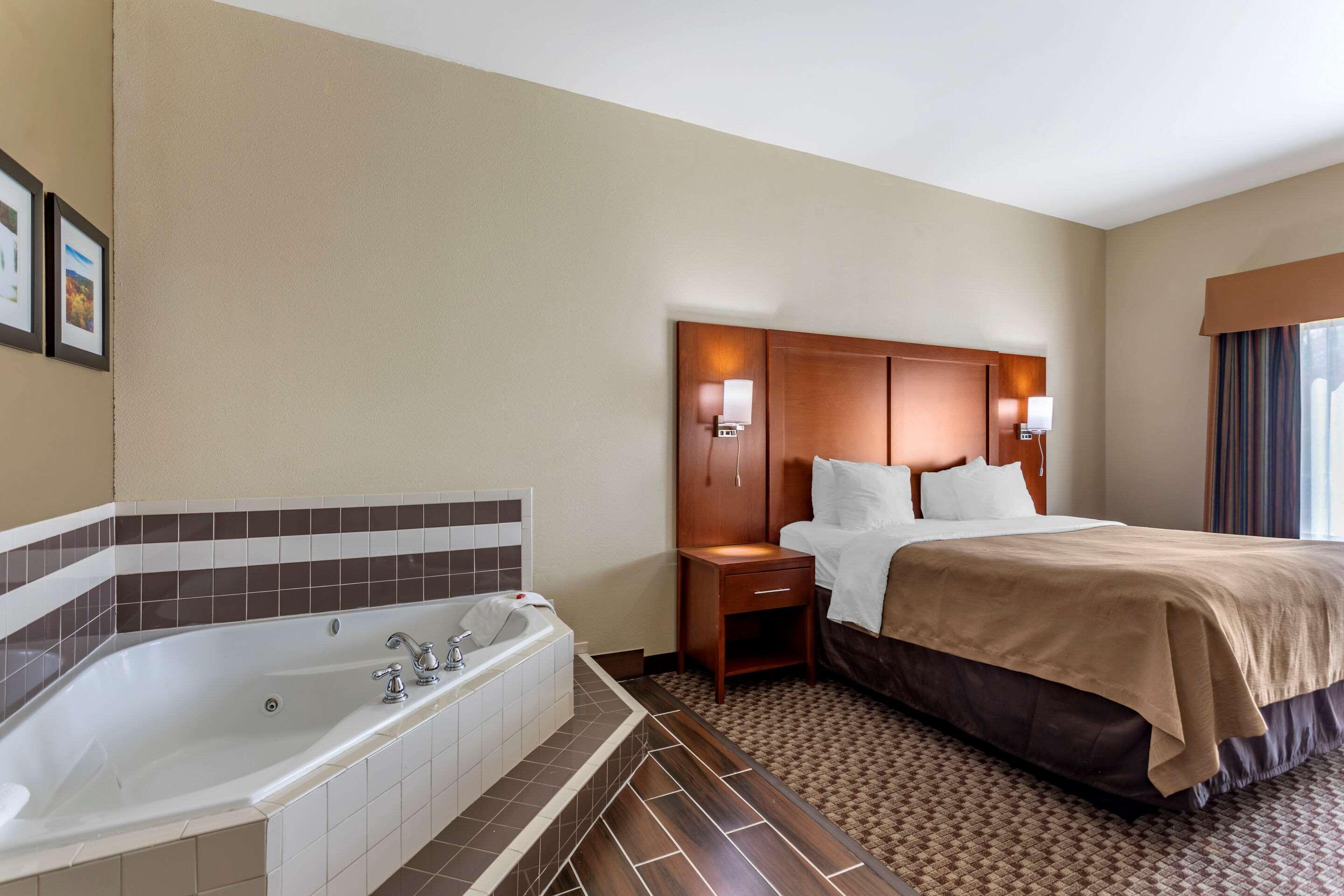 Comfort Inn & Suites Carbondale University Area エクステリア 写真