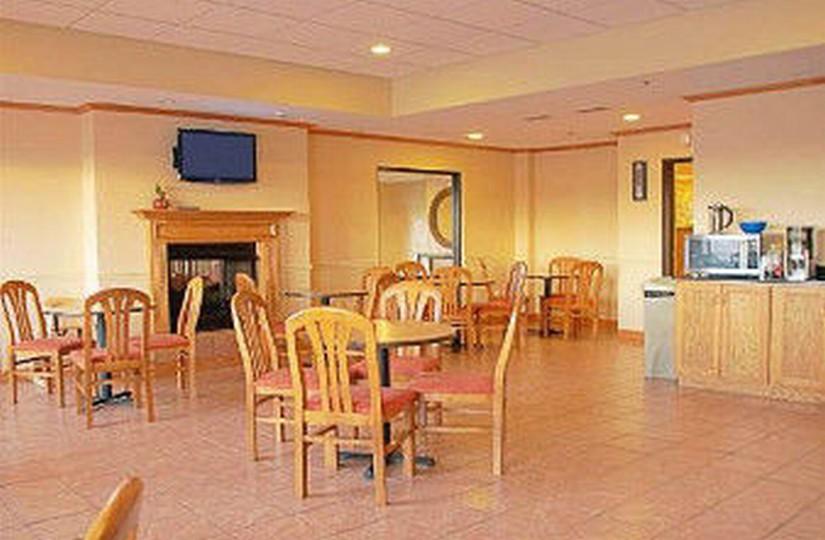 Comfort Inn & Suites Carbondale University Area エクステリア 写真