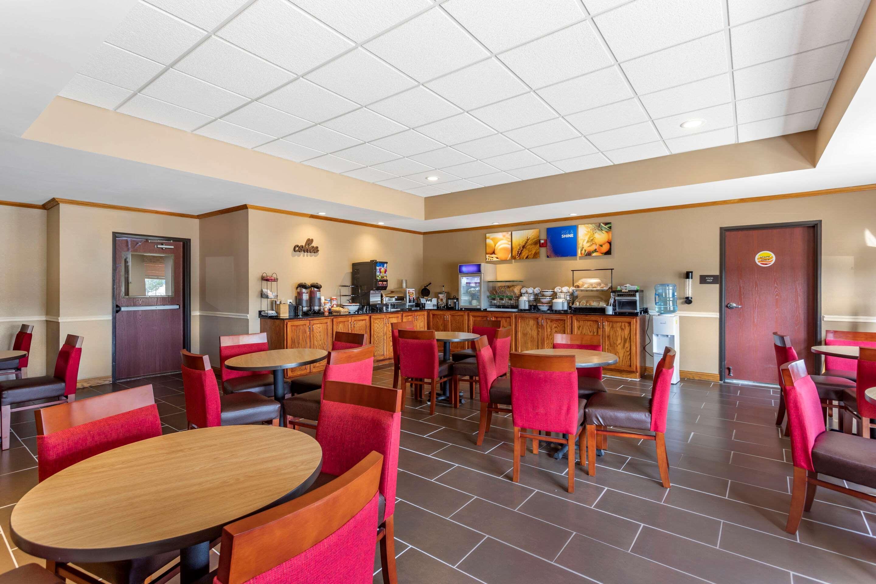 Comfort Inn & Suites Carbondale University Area エクステリア 写真
